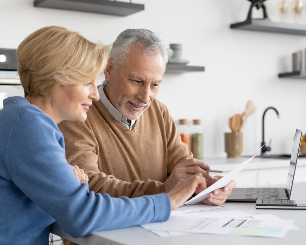 Symbolbild zur Reduzierung von Energiekosten und finanzieller Entlastung durch Solarstrom
